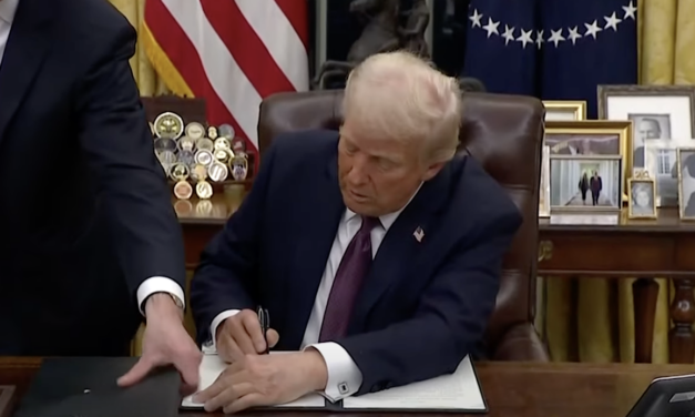 Trump signs an executive order to advance cryptocurrencies in the U.S. and to pave the way for a national digital asset stockpile